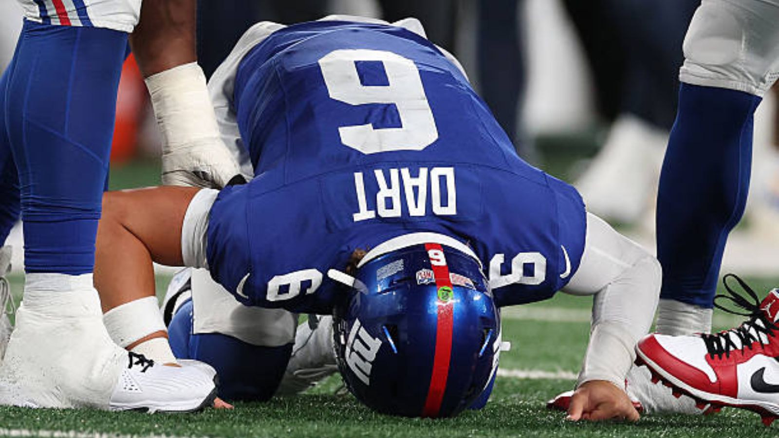 Pasto natural vs césped artificial en la NFL: cuál es mejor para evitar lesiones y cuáles son sus riesgos