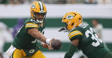 QB Jordan Love y RB Marshawn Lloyd, Green Bay Packers. Foto: Getty Images.
