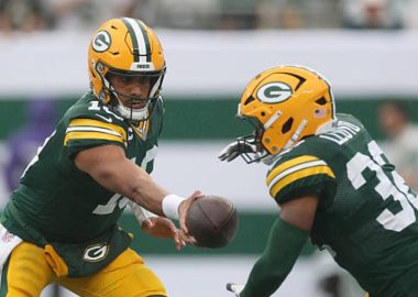 QB Jordan Love y RB Marshawn Lloyd, Green Bay Packers. Foto: Getty Images.