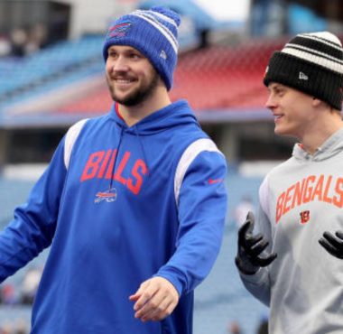 QB Josh Allen, Buffalo Bills; y QB Joe Burrow, Cincinnati Bengals. Foto: Getty Images.
