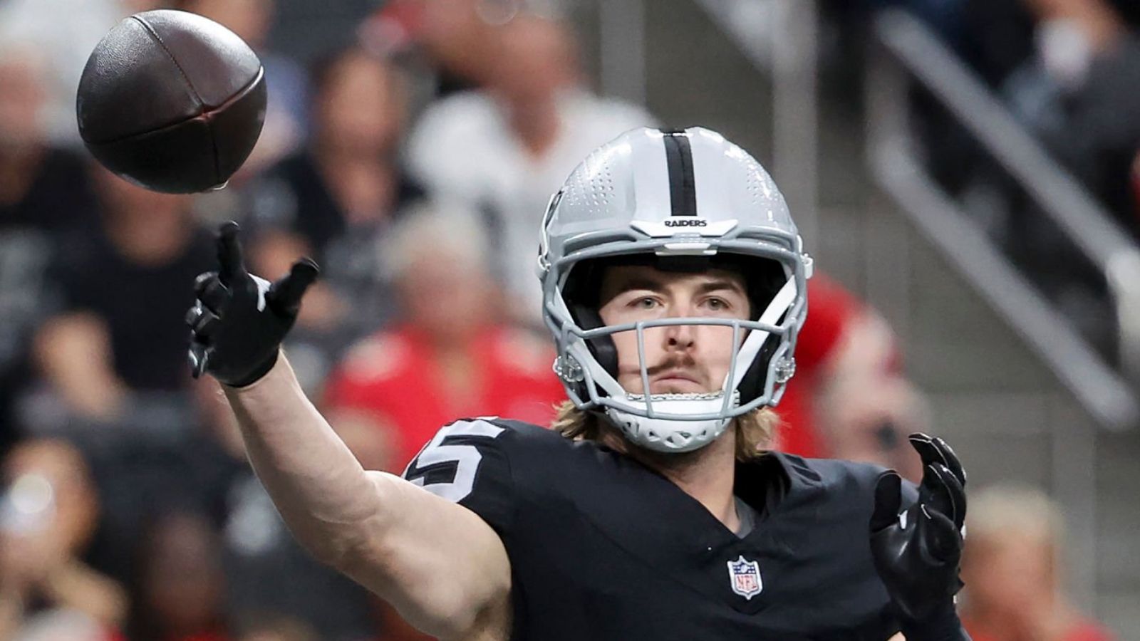 QB Kenny Pickett, Las Vegas Raiders. Foto: Getty Images.