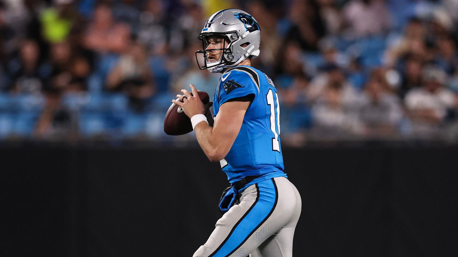 Cowboys refuerzan su ofensiva con quarterback exsegunda ronda del Draft.