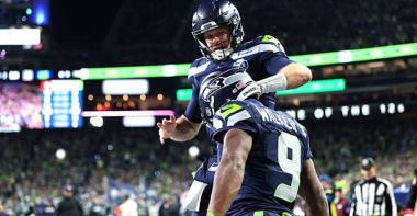 QB Sam Darnold y RB Kenneth Walker III, Seattle Seahawks. Foto Getty Images