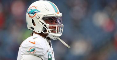 QB Tua Tagovailoa con los Miami Dolphins. Foto: Getty Images.