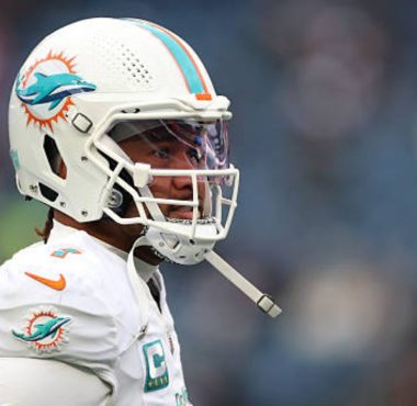 QB Tua Tagovailoa con los Miami Dolphins. Foto: Getty Images.