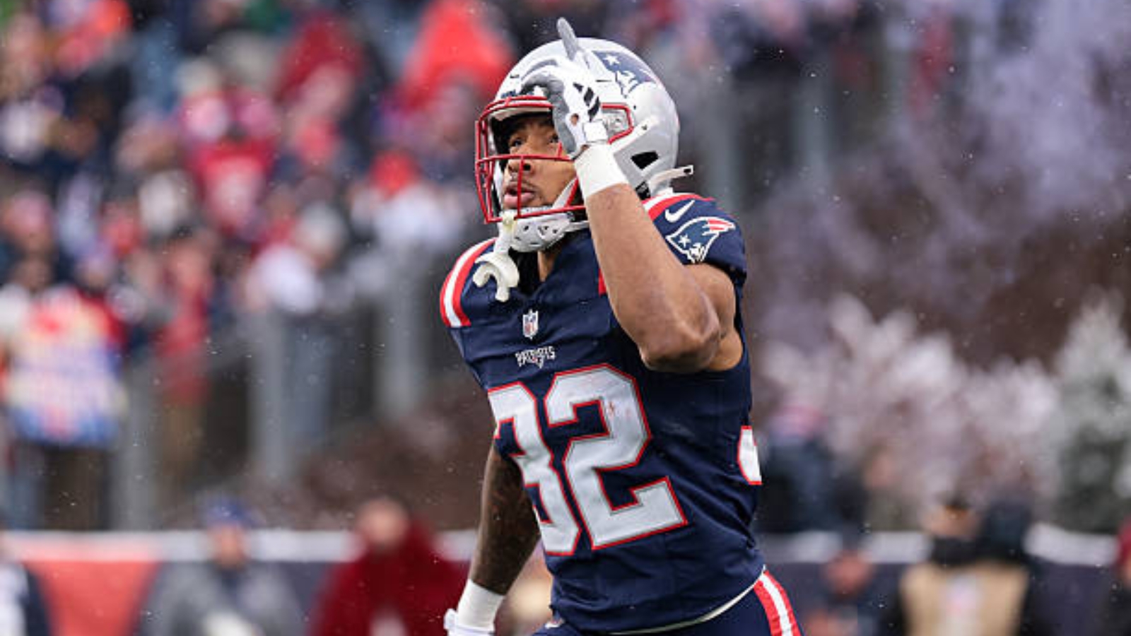 Patriots confirman baja de su corredor titular para el kickoff ante Seahawks