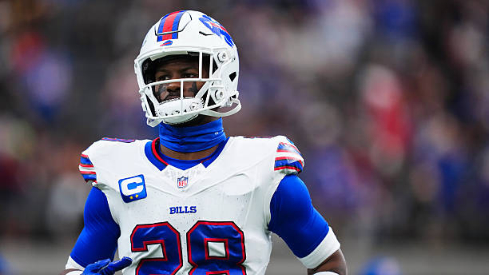 Otro más: NFL suspende a segundo jugador de Bills por escupir a un rival de Raiders