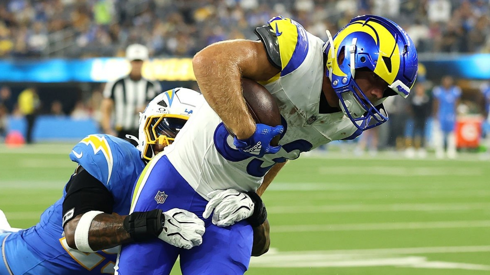 Rams envían ala cerrada a los Packers en intercambio