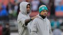 QB Tua Tagovailoa y HC Mike McDaniel, Miami Dolphins. Foto: Getty Images