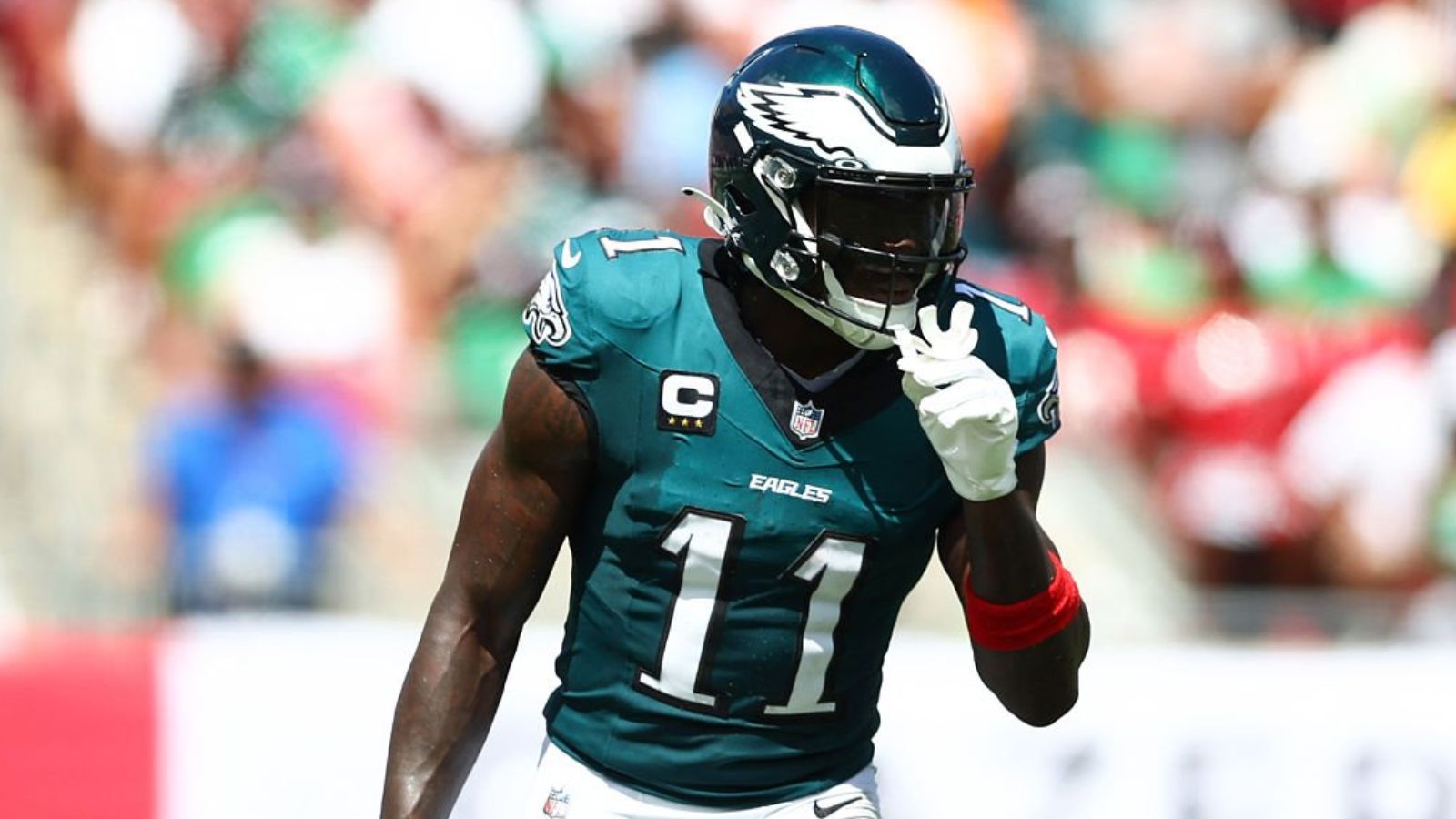 5 equipos que pueden adquirir a AJ Brown