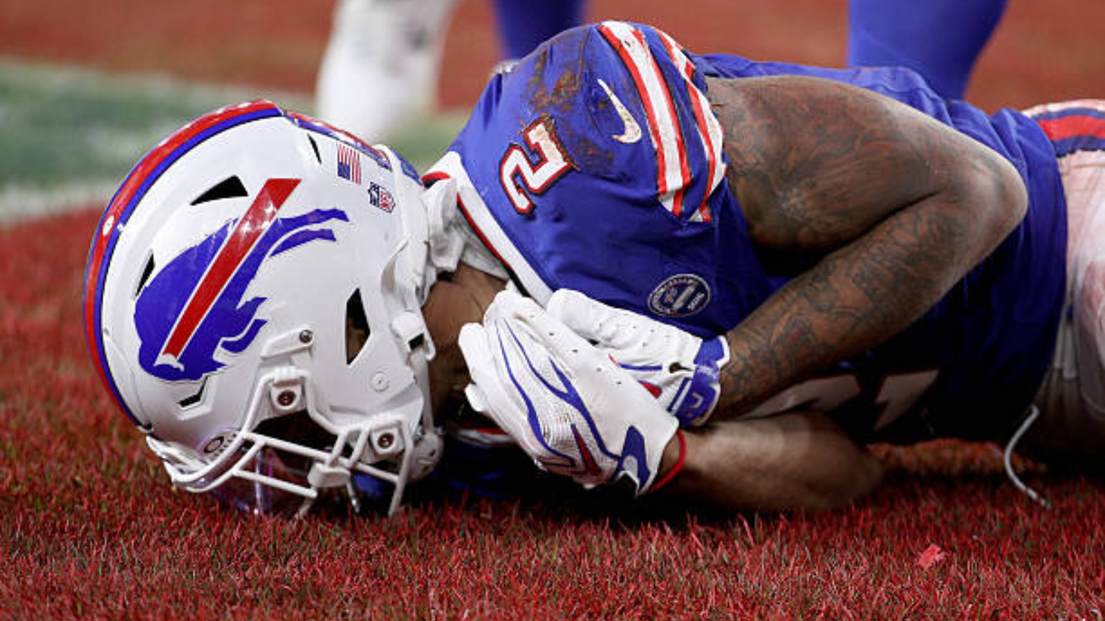 ¿Qué le pasó a DJ Moore? Revelan diagnóstico inicial tras su lesión en el Bills vs Lions