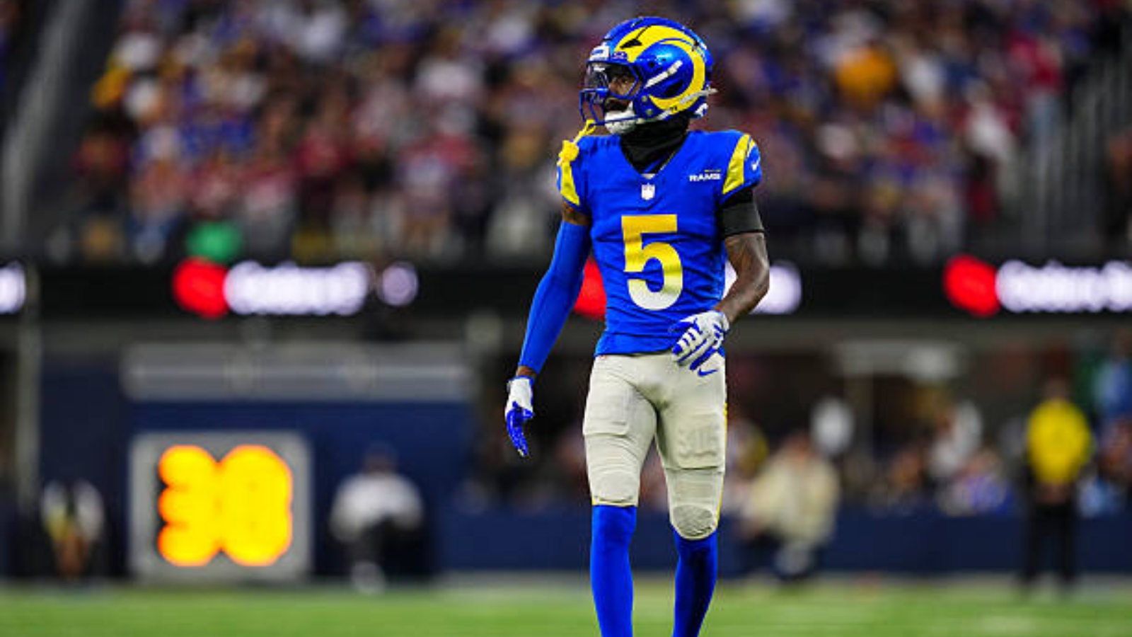 Rams y Dolphins acuerdan intercambio: receptor por corredor