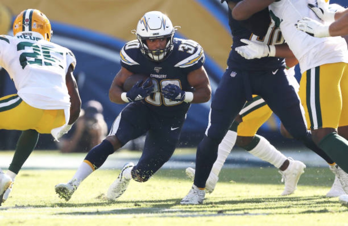 RB Austin Ekeler (30) de los Chargers. Foto de Getty Images.