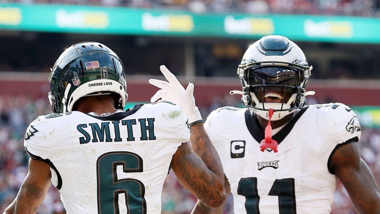 WR DeVonta Smith (izquierda) y WR A.J. Brown (derecha), Philadelphia Eagles