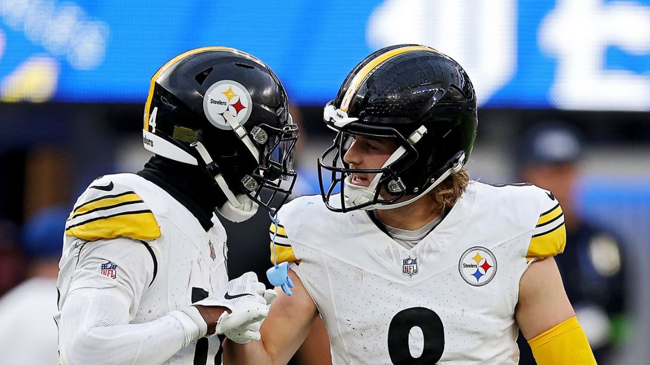 WR George Pickens (izquierda) y QB Kenny Pickett (derecha), Pittsburgh Steelers