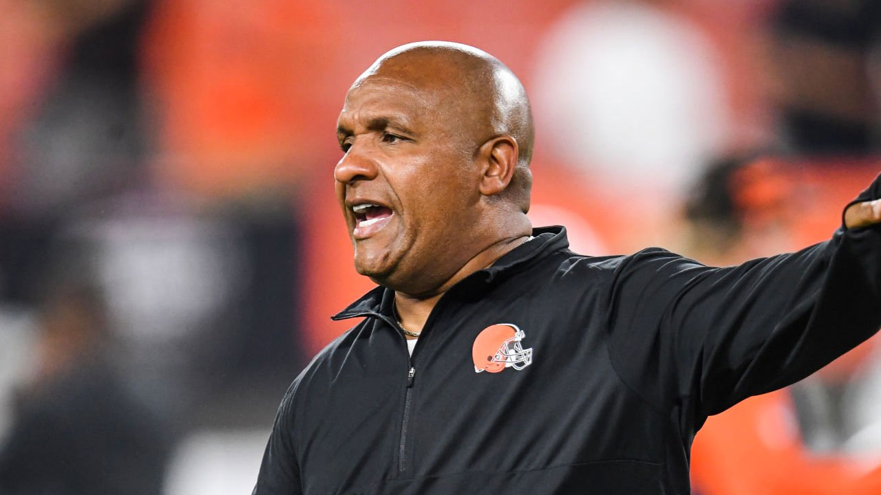 Hue Hackson, head coach de los Cleveland Browns entre 2016 y 2018