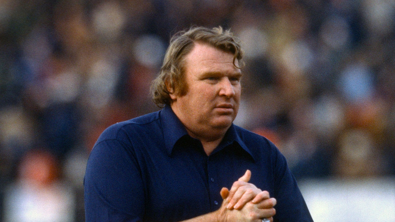 John Madden, head coach de los Oakland Raiders.