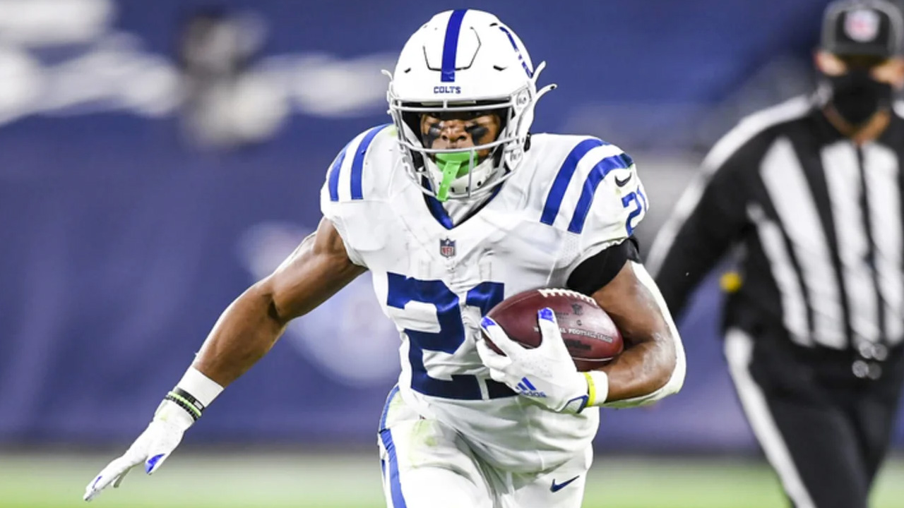 RB Nyheim Hines con los Indianapolis Colts