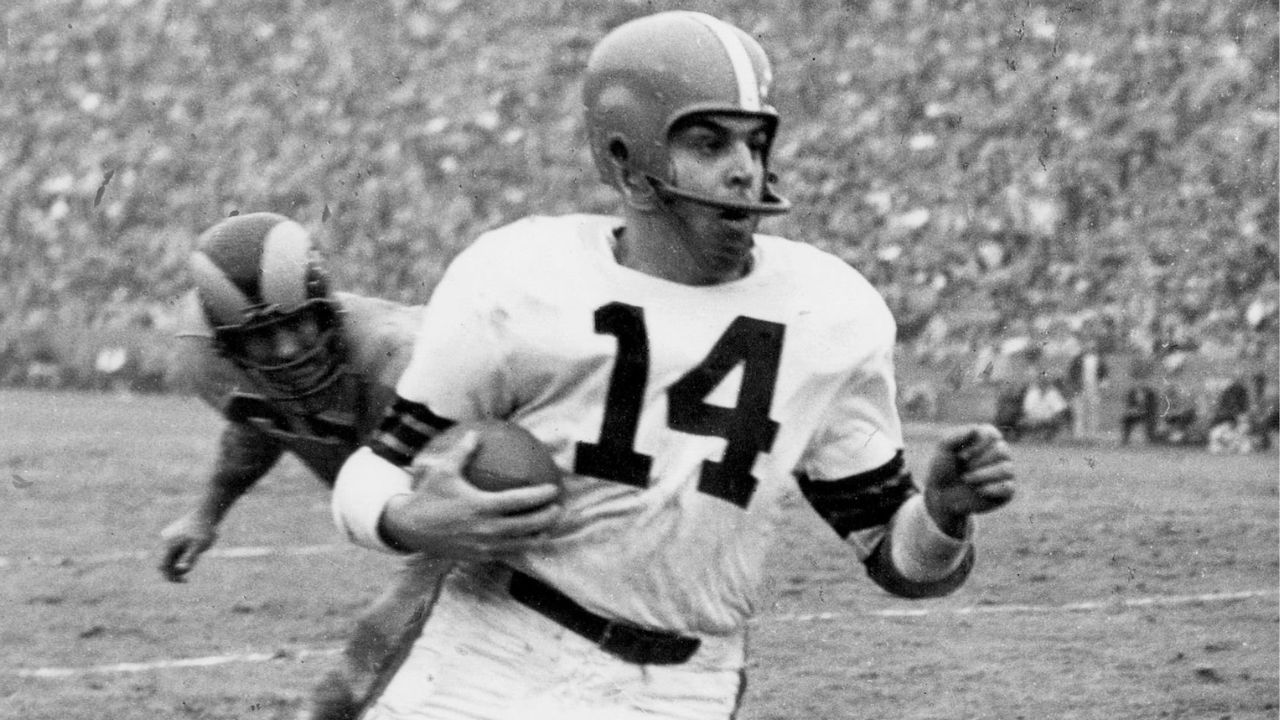 QB Otto Graham con los Cleveland Browns