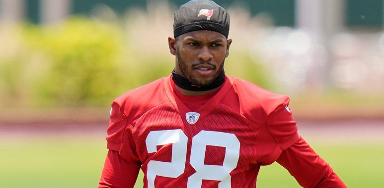 S Shilo sanders con los Tampa Bay Buccaneers