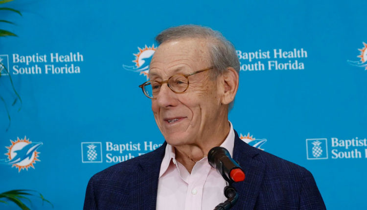 Stephen Ross, dueño de los Miami Dolphins